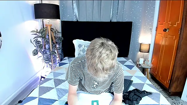 Snapshot of Brian-Ausslos chatting on January 2025 04:54:02 AM Brian-Ausslos online show from January 2025 04:54:02 AM