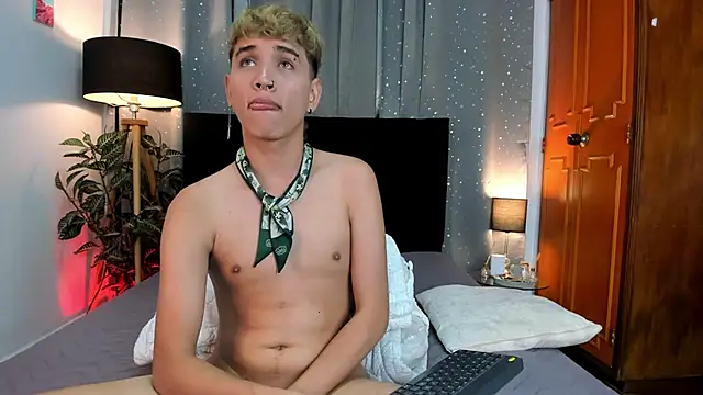 Snapshot of Brian-Ausslos chatting on January 2025 07:10:02 AM Brian-Ausslos online show from January 2025 07:10:02 AM