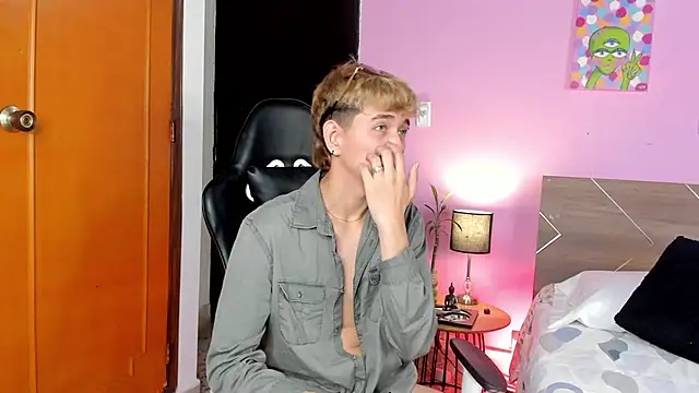 Snapshot of Brian-Ausslos chatting on February 2025 07:41:01 AM Brian-Ausslos online show from February 2025 07:41:01 AM