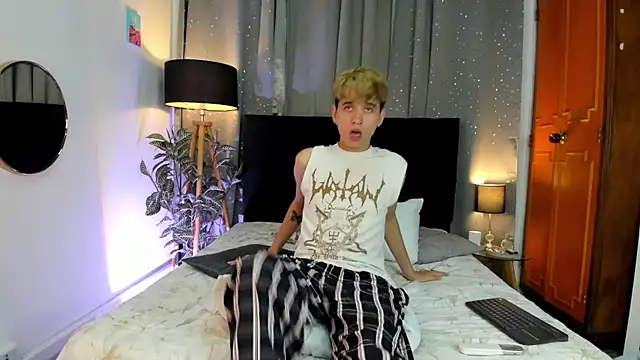 Snapshot of Brian-Ausslos chatting on February 2025 09:35:01 AM Brian-Ausslos online show from February 2025 09:35:01 AM