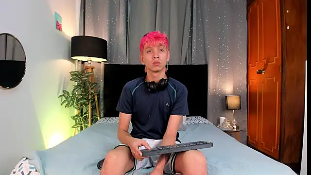 Snapshot of Brian-Ausslos chatting on March 2025 04:43:02 AM Brian-Ausslos online show from March 2025 04:43:02 AM