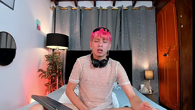 Snapshot of Brian-Ausslos chatting on March 2025 07:48:01 AM Brian-Ausslos online show from March 2025 07:48:01 AM