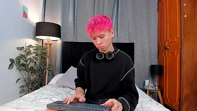 Snapshot of Brian-Ausslos chatting on March 2025 05:01:02 AM Brian-Ausslos online show from March 2025 05:01:02 AM