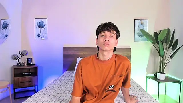 Snapshot of Brian-Ausslos chatting on November 2025 04:58:02 AM Brian-Ausslos online show from November 2025 04:58:02 AM