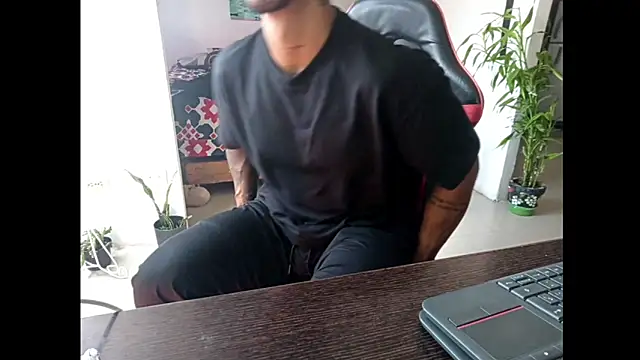Snapshot of Adam_Valenciia chatting on June 2026 03:42:02 PM Adam Valenciia online show from June 2026 03:42:02 PM