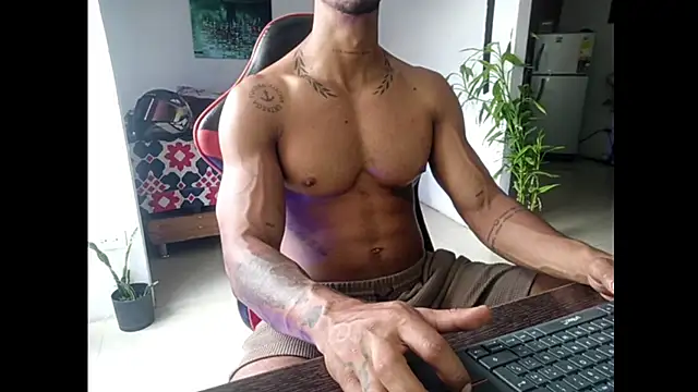 Snapshot of Adam_Valenciia chatting on June 2026 03:33:01 PM Adam Valenciia online show from June 2026 03:33:01 PM