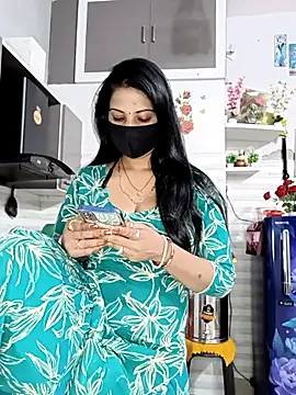 Snapshot of Best-Couple chatting on April 2026 04:05:02 AM Best-Couple online show from April 2026 04:05:02 AM