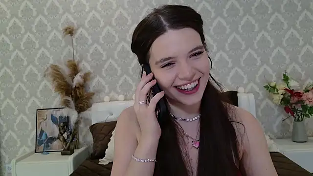 Nellie Medina online show from February 2025 08:25:01 PM