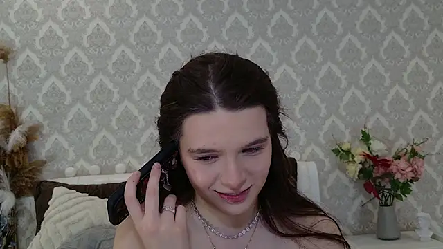 Nellie Medina online show from March 2025 07:49:02 PM