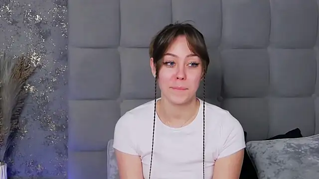 TheEmma online show from March 2025 04:43:02 PM