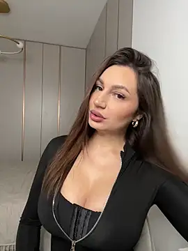 claraxjoyy online show from November 2025 05:28:02 AM