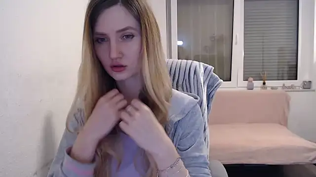 Snapshot of florianikaa chatting on February 2025 08:41:01 PM florianikaa online show from February 2025 08:41:01 PM