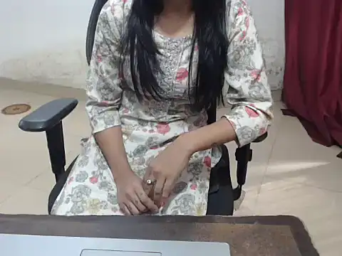 Snapshot of Honey_Bee25 chatting on December 2025 06:29:02 AM Honey Bee25 online show from December 2025 06:29:02 AM