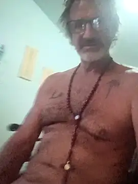 Cloudin around online show from October 2025 07:34:01 PM