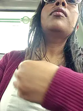 Snapshot of PaulaOrtiz_1 chatting on November 2025 05:01:02 PM PaulaOrtiz 1 online show from November 2025 05:01:02 PM