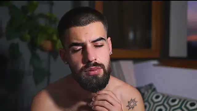 Snapshot of HairyRobxxx chatting on September 2025 04:51:02 PM HairyRobxxx online show from September 2025 04:51:02 PM