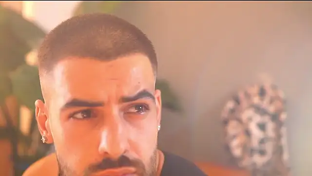 Snapshot of HairyRobxxx chatting on September 2025 03:13:02 PM HairyRobxxx online show from September 2025 03:13:02 PM