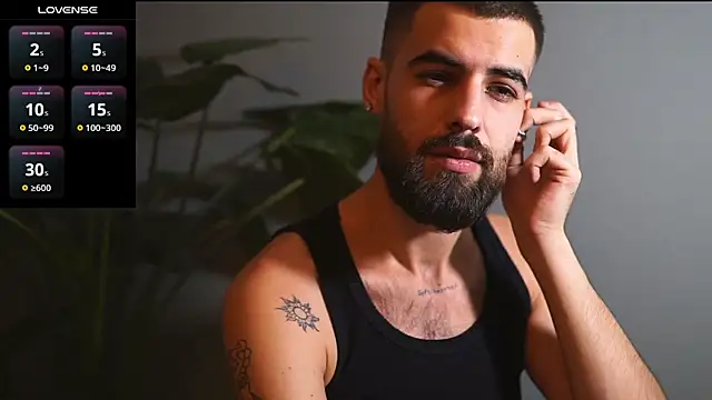 Snapshot of HairyRobxxx chatting on September 2025 06:46:02 PM HairyRobxxx online show from September 2025 06:46:02 PM