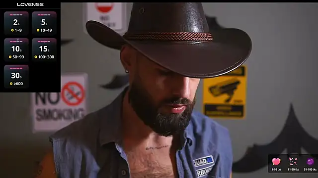 Snapshot of HairyRobxxx chatting on October 2025 05:56:01 PM HairyRobxxx online show from October 2025 05:56:01 PM