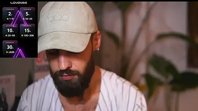 Snapshot of HairyRobxxx chatting on November 2025 03:58:02 PM HairyRobxxx online show from November 2025 03:58:02 PM