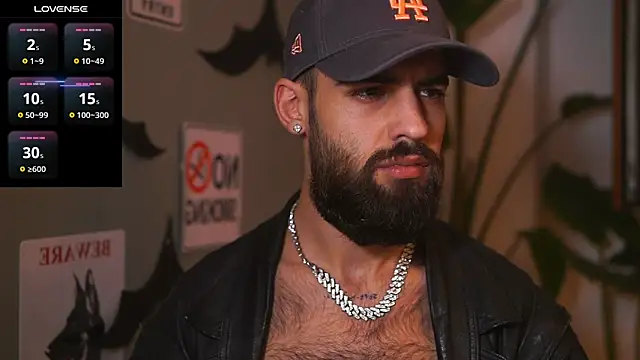 Snapshot of HairyRobxxx chatting on November 2025 08:42:02 PM HairyRobxxx online show from November 2025 08:42:02 PM