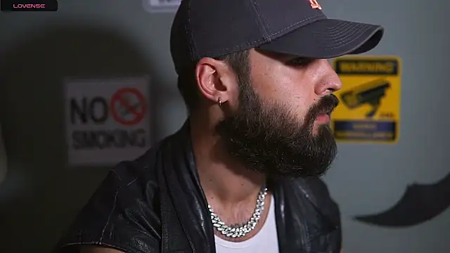 Snapshot of HairyRobxxx chatting on November 2025 04:29:02 PM HairyRobxxx online show from November 2025 04:29:02 PM