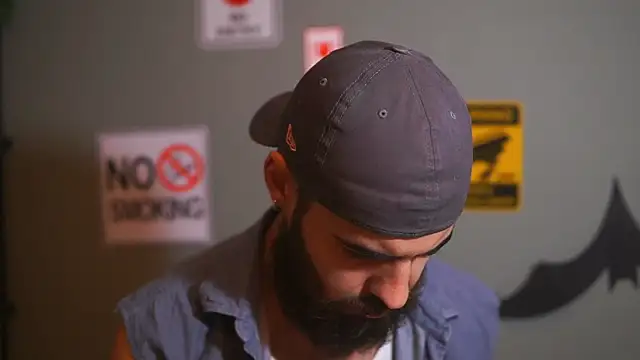 Snapshot of HairyRobxxx chatting on November 2025 10:34:02 PM HairyRobxxx online show from November 2025 10:34:02 PM