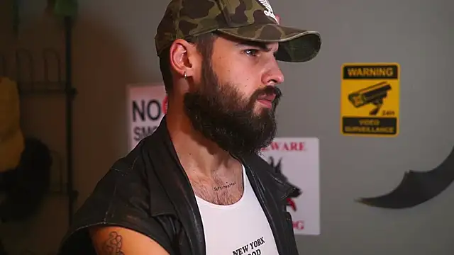 Snapshot of HairyRobxxx chatting on November 2025 04:11:02 PM HairyRobxxx online show from November 2025 04:11:02 PM