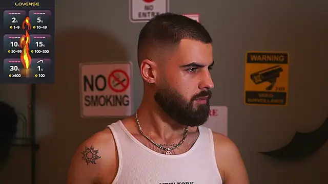 Snapshot of HairyRobxxx chatting on December 2025 04:27:01 PM HairyRobxxx online show from December 2025 04:27:01 PM