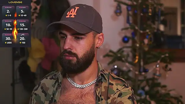 Snapshot of HairyRobxxx chatting on December 2025 04:11:01 PM HairyRobxxx online show from December 2025 04:11:01 PM