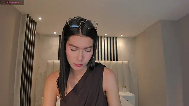 NiaSalvatore online show from February 2026 07:21:01 PM