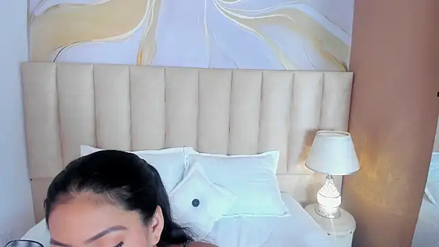 AbieHills online show from February 2025 12:06:01 PM