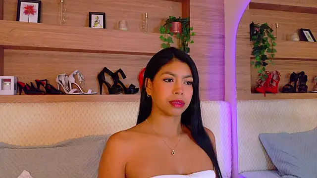 AbieHills online show from November 2025 12:42:01 PM