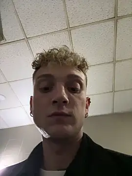 Snapshot of verici34 chatting on November 2025 09:25:02 PM verici34 online show from November 2025 09:25:02 PM