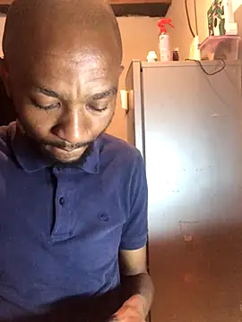 Snapshot of KMbesxxx chatting on September 2025 06:41:02 PM KMbesxxx online show from September 2025 06:41:02 PM