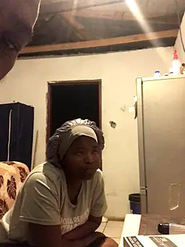 Snapshot of KMbesxxx chatting on October 2025 07:57:02 PM KMbesxxx online show from October 2025 07:57:02 PM