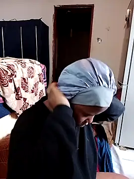 Snapshot of KMbesxxx chatting on November 2025 05:07:01 AM KMbesxxx online show from November 2025 05:07:01 AM