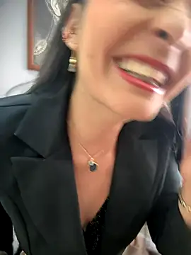 Snapshot of BELLA--26 chatting on November 2025 01:43:01 PM BELLA--26 online show from November 2025 01:43:01 PM