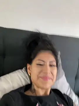 QueenFernanda online show from February 2025 02:00:01 PM