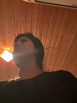 QueenFernanda online show from February 2025 08:41:01 AM