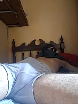 Snapshot of Uncutb0y chatting on January 2025 04:48:02 AM Uncutb0y online show from January 2025 04:48:02 AM