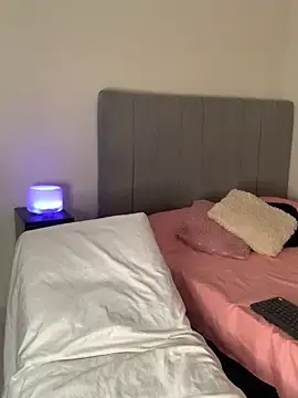 Julii- online show from January 2025 09:34:01 PM