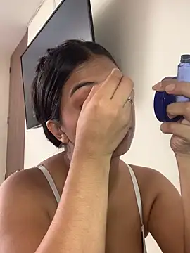 Julii- online show from October 2025 05:47:01 PM