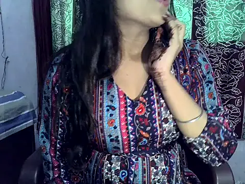 SIYA MAVI online show from December 2025 04:43:02 AM