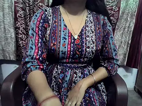 Snapshot of SIYA_MAVI chatting on April 2026 02:03:01 AM SIYA MAVI online show from April 2026 02:03:01 AM