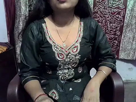 Snapshot of SIYA_MAVI chatting on April 2026 02:14:01 AM SIYA MAVI online show from April 2026 02:14:01 AM