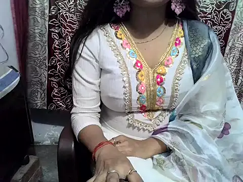 Snapshot of SIYA_MAVI chatting on June 2026 02:34:02 AM SIYA MAVI online show from June 2026 02:34:02 AM