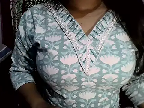 SIYA MAVI online show from July 2026 04:27:02 AM