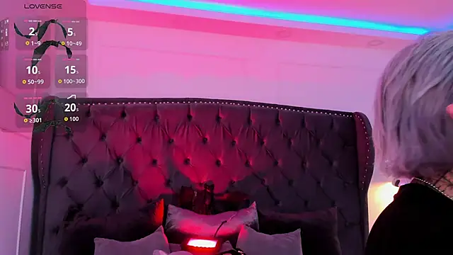 Snapshot of jinxv_nuss chatting on November 2025 10:37:02 AM jinxv nuss online show from November 2025 10:37:02 AM