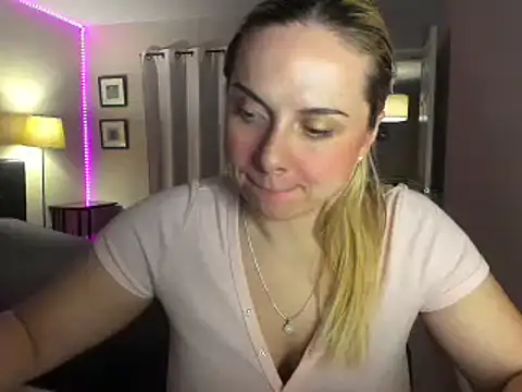 HappyIva online show from September 2025 06:47:02 AM